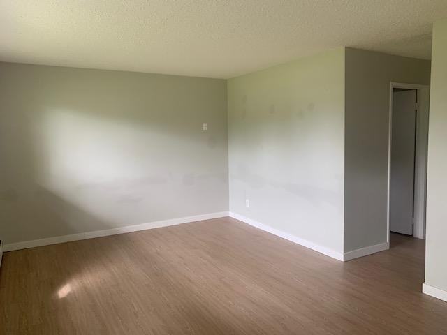 9502 99 Ave - Photo 3 of 10
