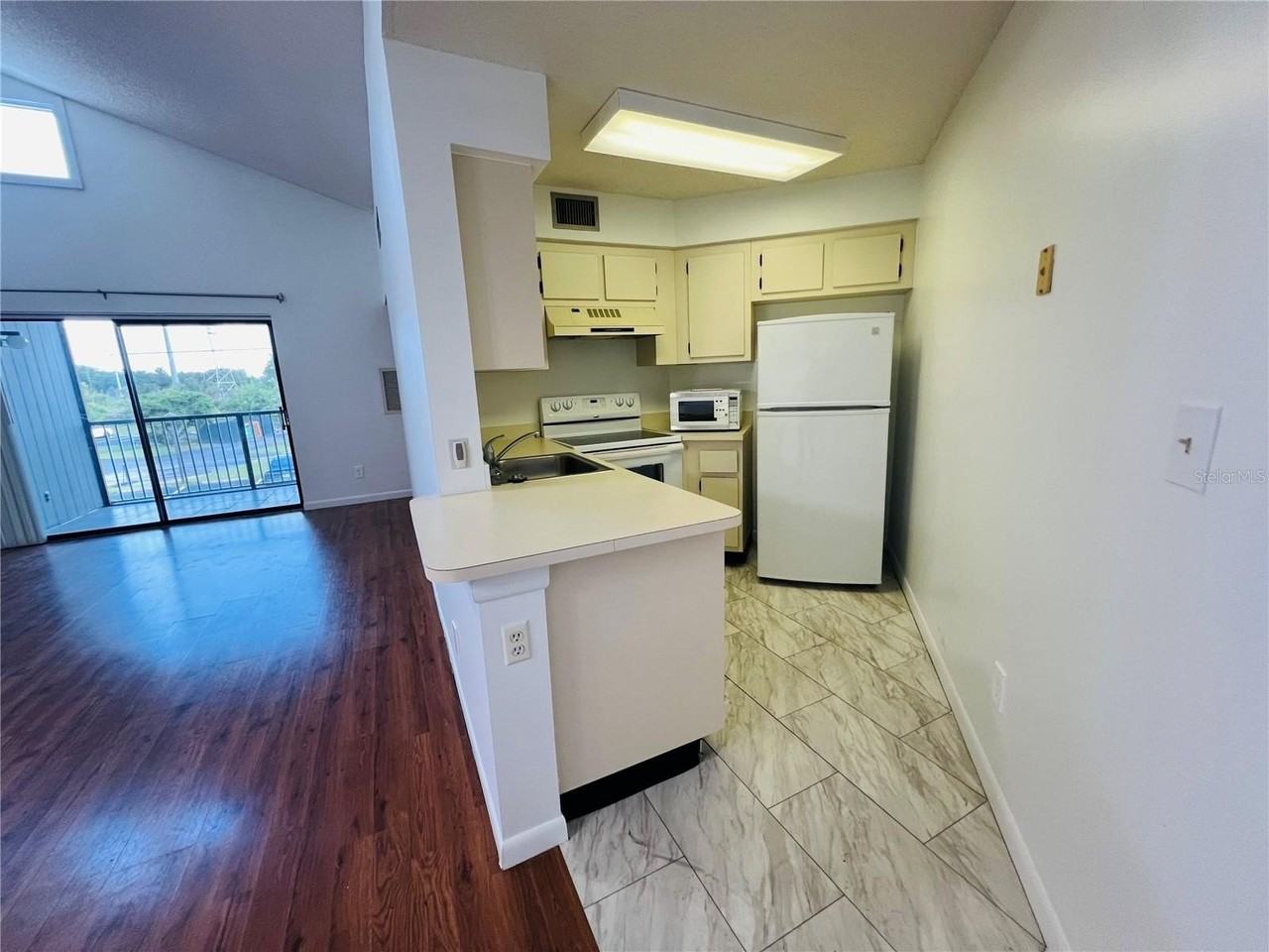 4045 Atrium Dr #U6 - Photo 5 of 45