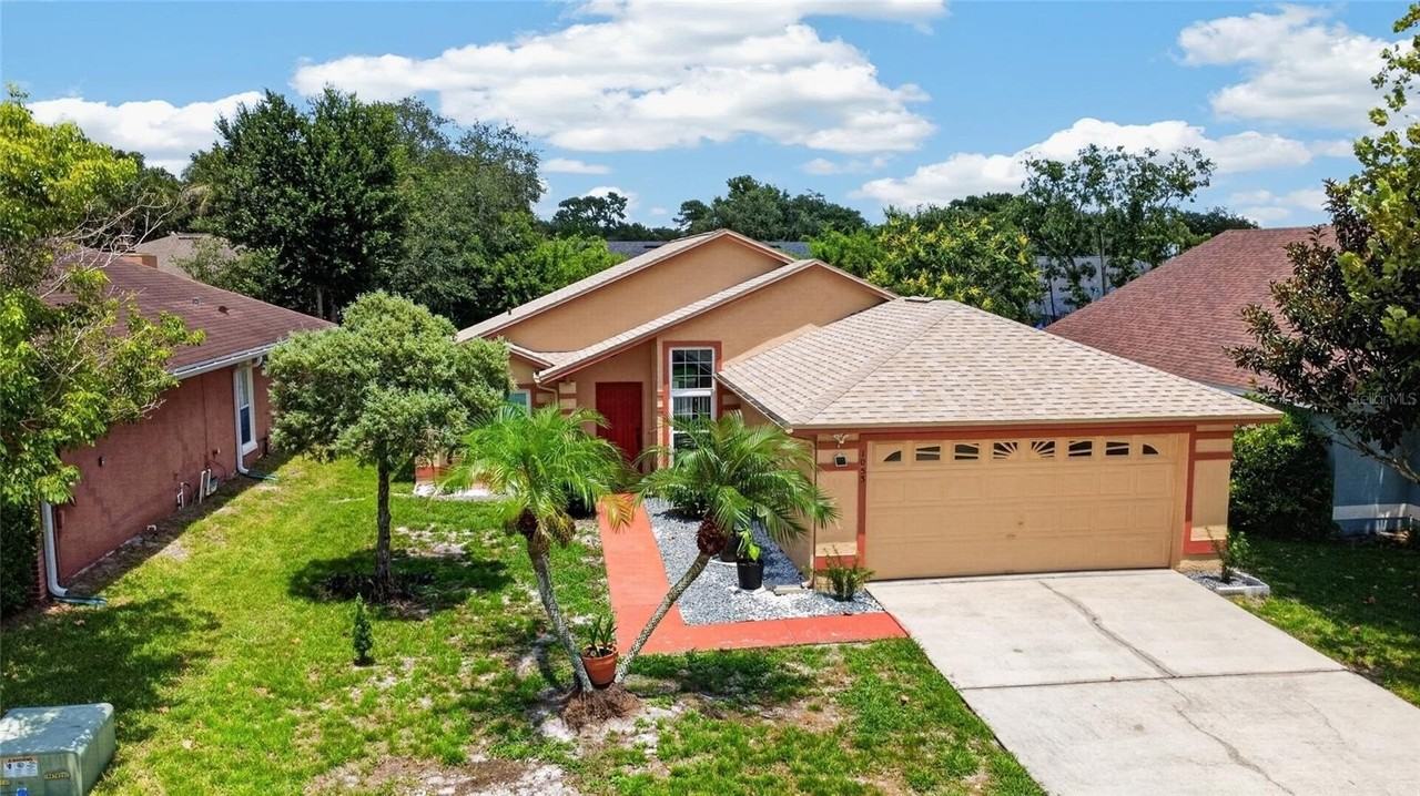 1053 Sugarberry Trl - Photo 3 of 44
