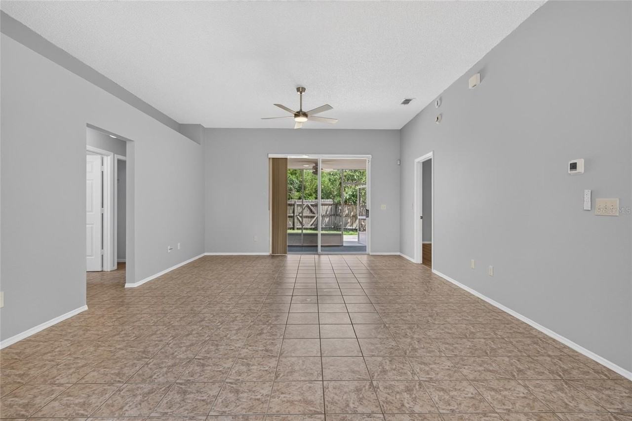 1053 Sugarberry Trl - Photo 4 of 44