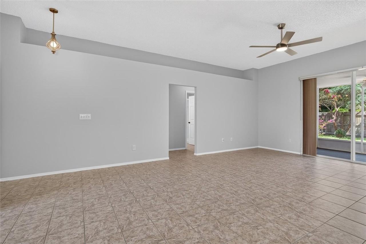 1053 Sugarberry Trl - Photo 6 of 44