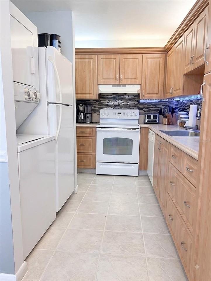2530 Black Olive Blvd #103 - Photo 6 of 27