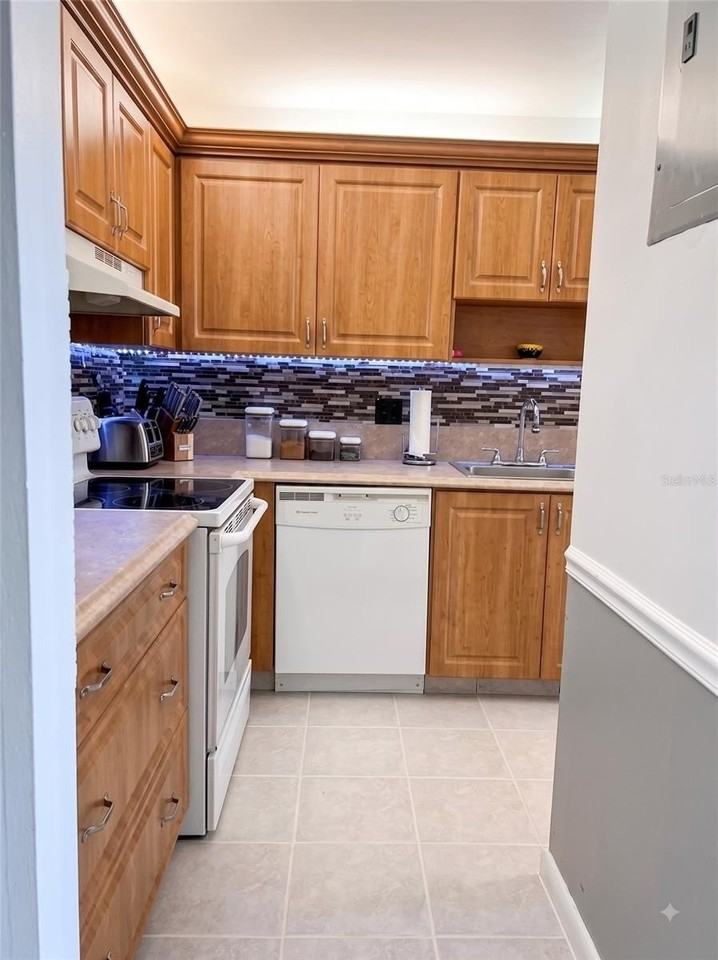 2530 Black Olive Blvd #103 - Photo 7 of 27
