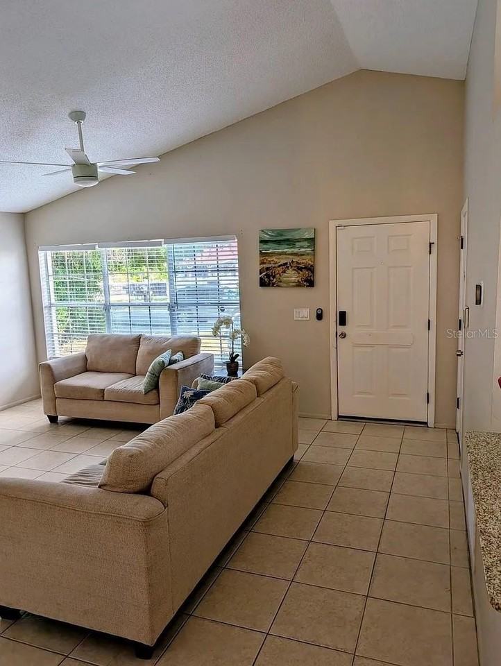 1083 Snead Ave - Photo 3 of 18