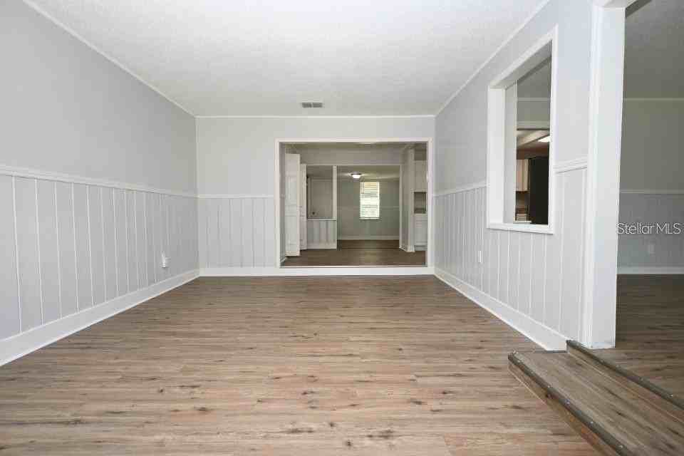 36921 Church Ave - Photo 4 of 42