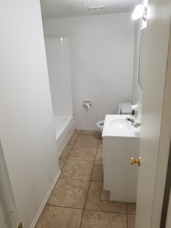 6225 11th St E #6225 - Photo 4 of 22