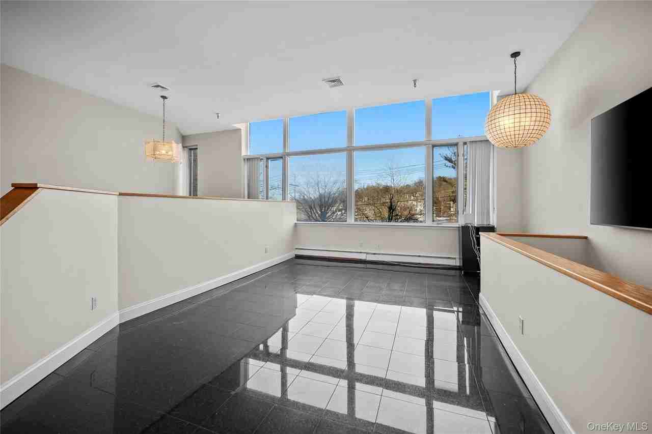 520 Ashford Ave #5 - Photo 5 of 38