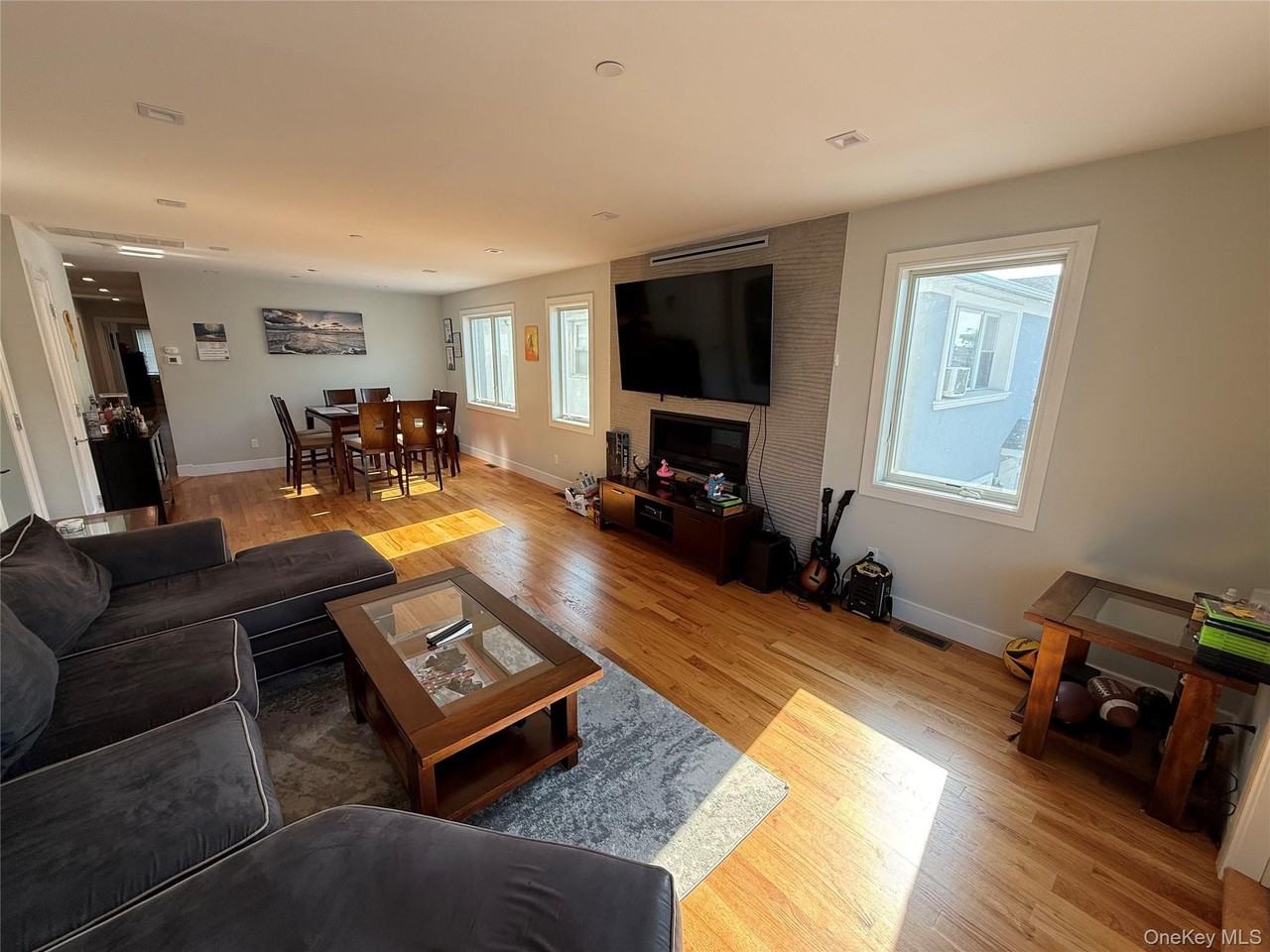648 E Broadway - Photo 3 of 14