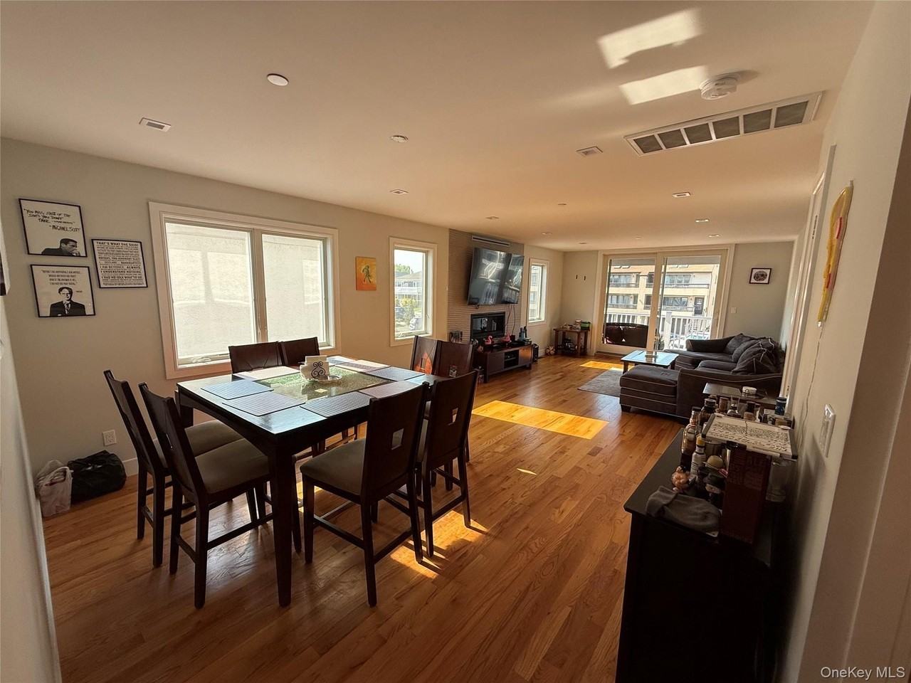 648 E Broadway - Photo 4 of 14