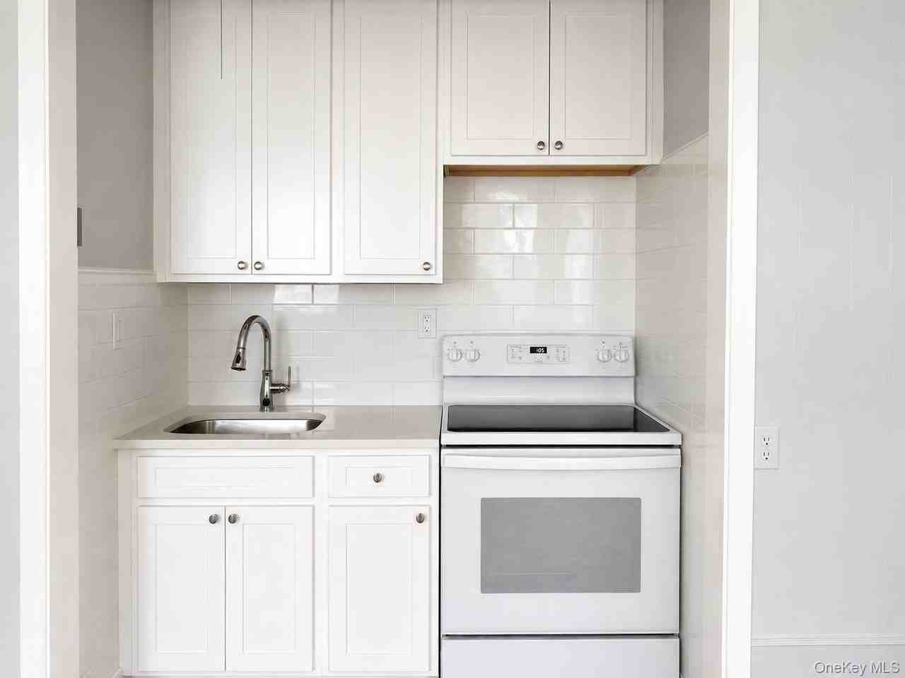 66 N Broadway #9 - Photo 3 of 4