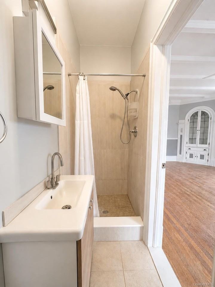 66 N Broadway #9 - Photo 4 of 4