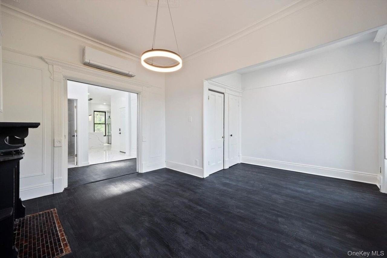 736 Halsey St #3 - Photo 4 of 8