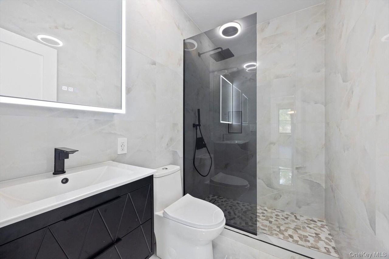 736 Halsey St #3 - Photo 6 of 8