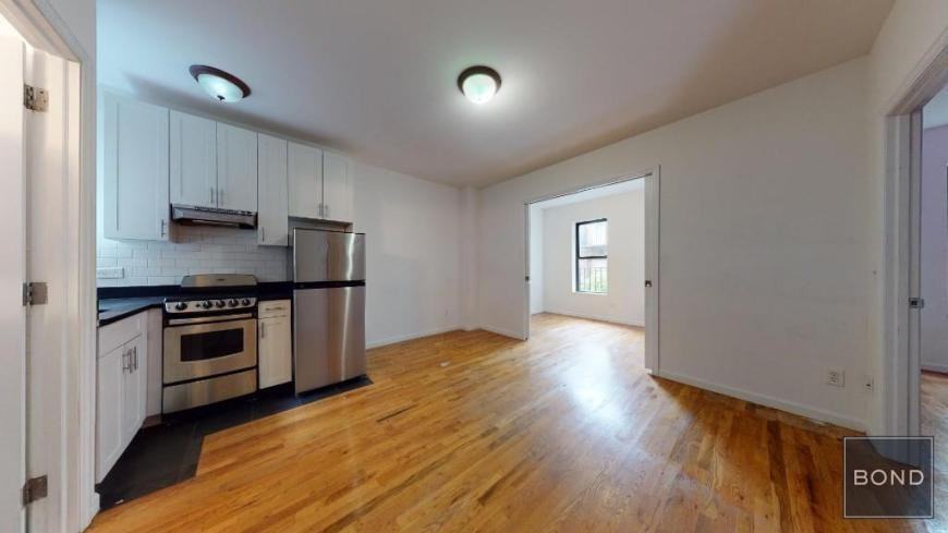 441 W 51st St - Photo 3 of 10