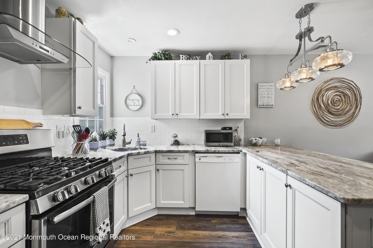 612 Central Ave #1 - Photo 3 of 12