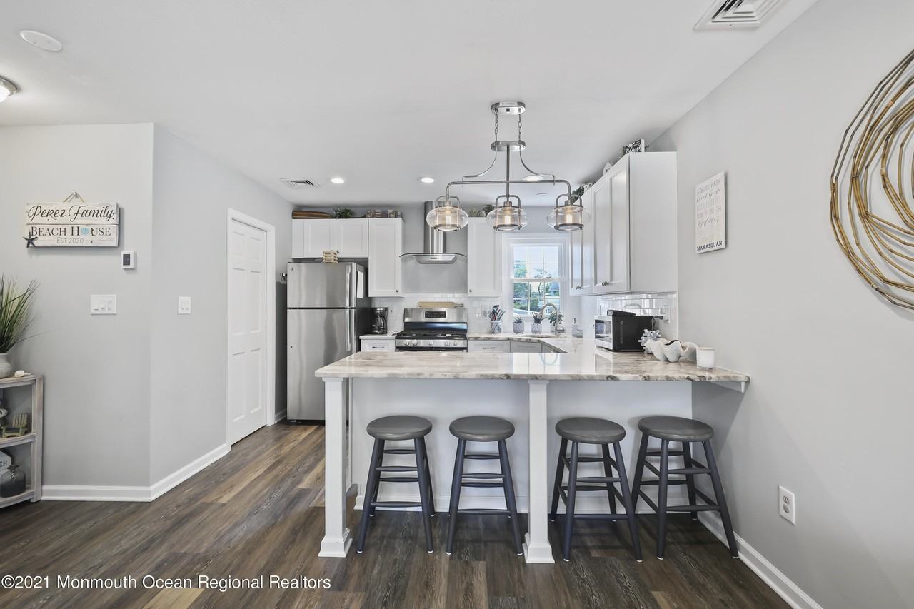 612 Central Ave #1 - Photo 4 of 12