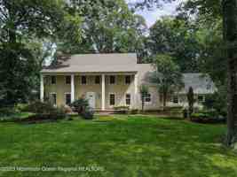 featured image of 18 Seven Oaks Dr