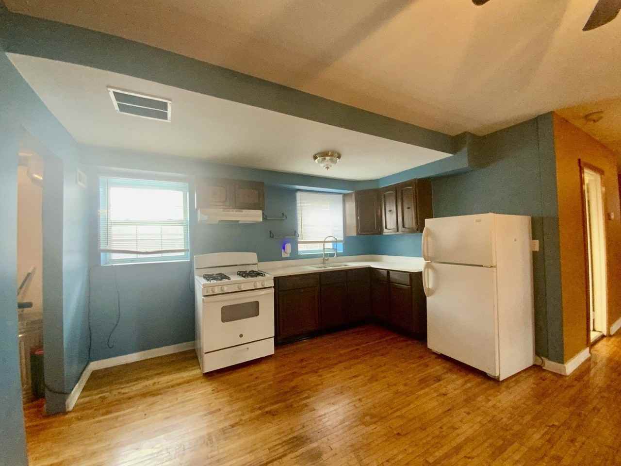 4351 N Western Ave #2RE - Photo 3 of 18