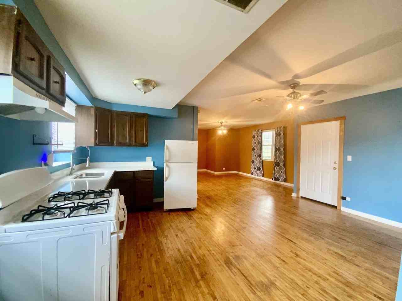4351 N Western Ave #2RE - Photo 5 of 18