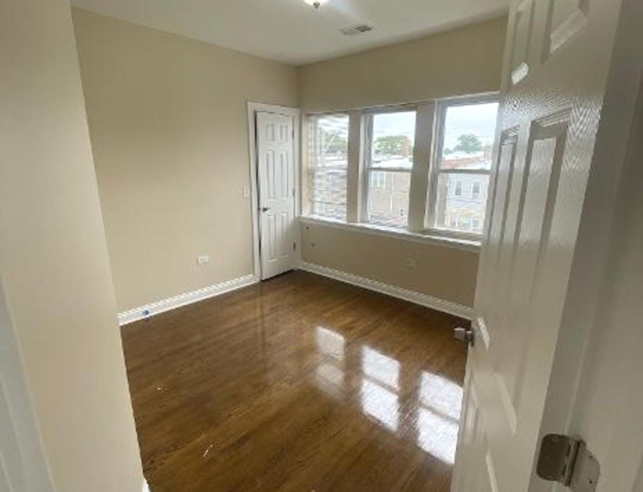 7743 S East End Ave #3 - Photo 6 of 13
