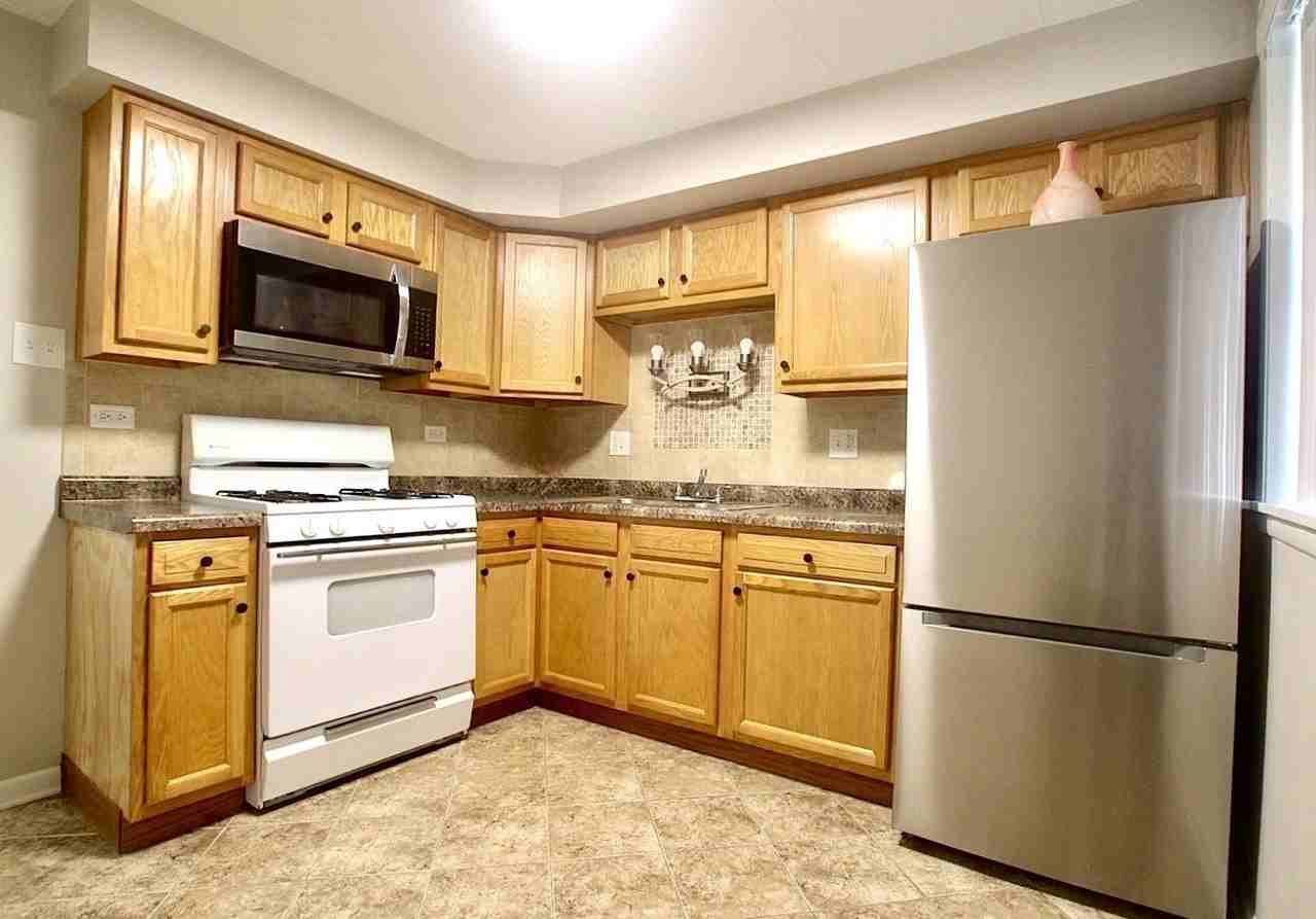 10931 S Lloyd Dr #1C - Photo 5 of 7