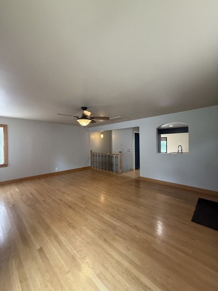 479 N Elm Ave - Photo 7 of 13