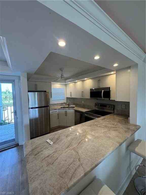 37 High Point Cir E #305 - Photo 4 of 32