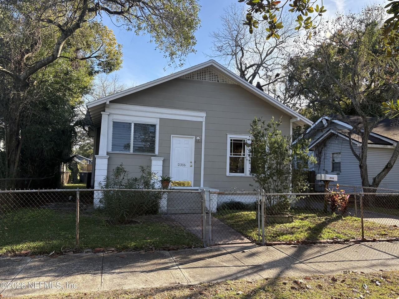 2316 Gilmore St - Photo 2 of 16