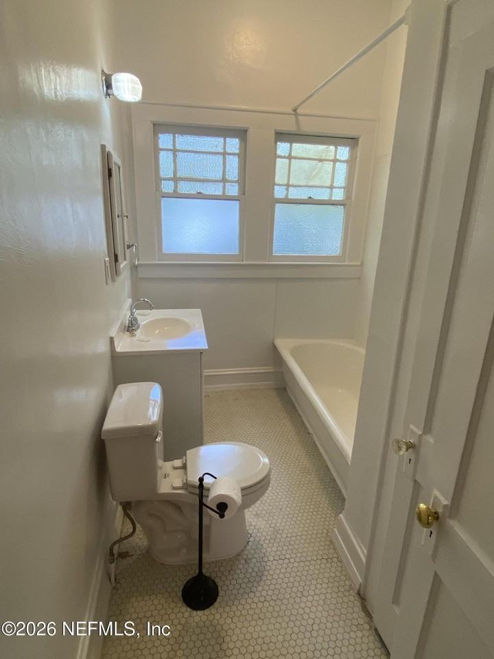 2316 Gilmore St - Photo 6 of 16