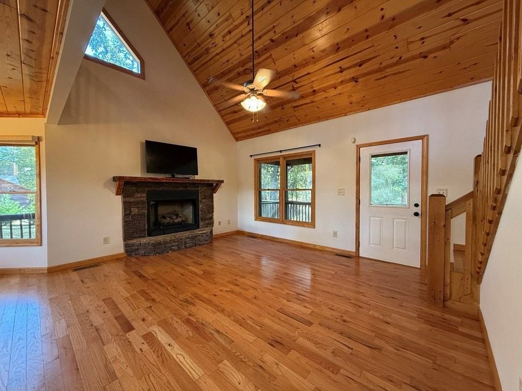 369 Farmer Cir - Photo 2 of 31