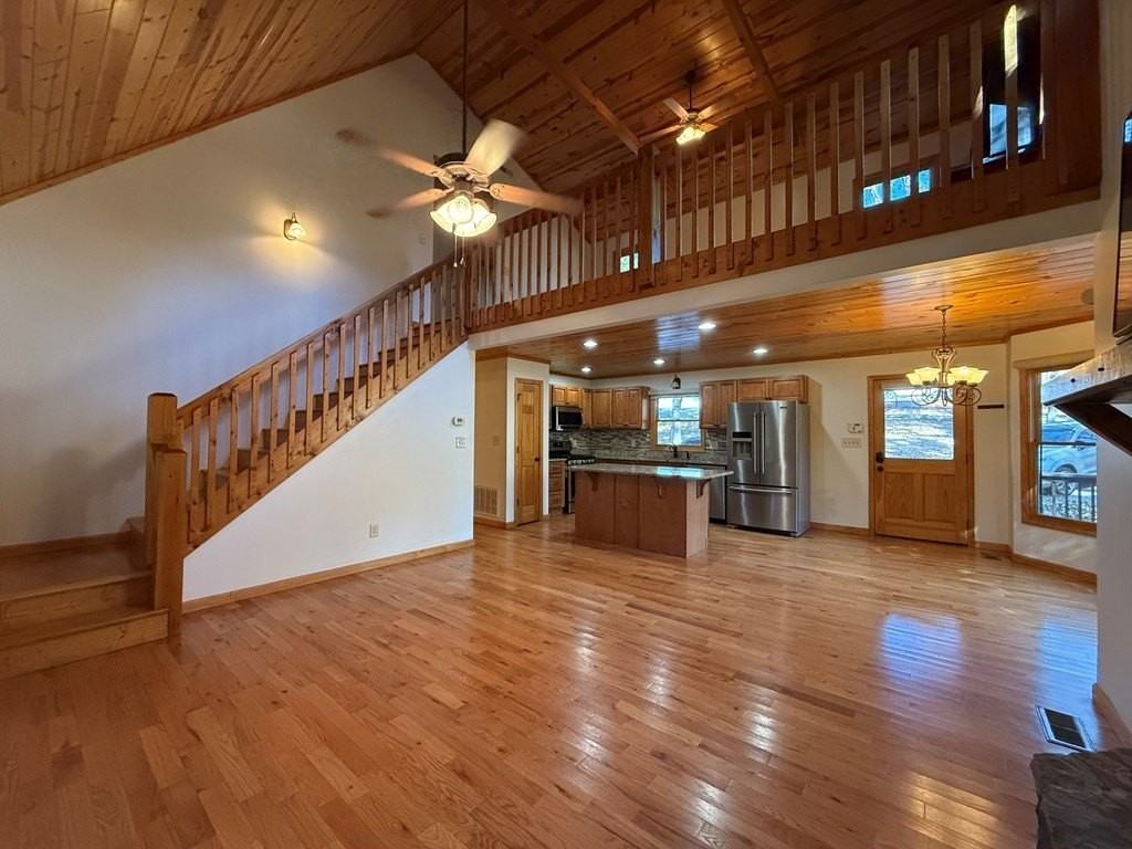 369 Farmer Cir - Photo 3 of 31