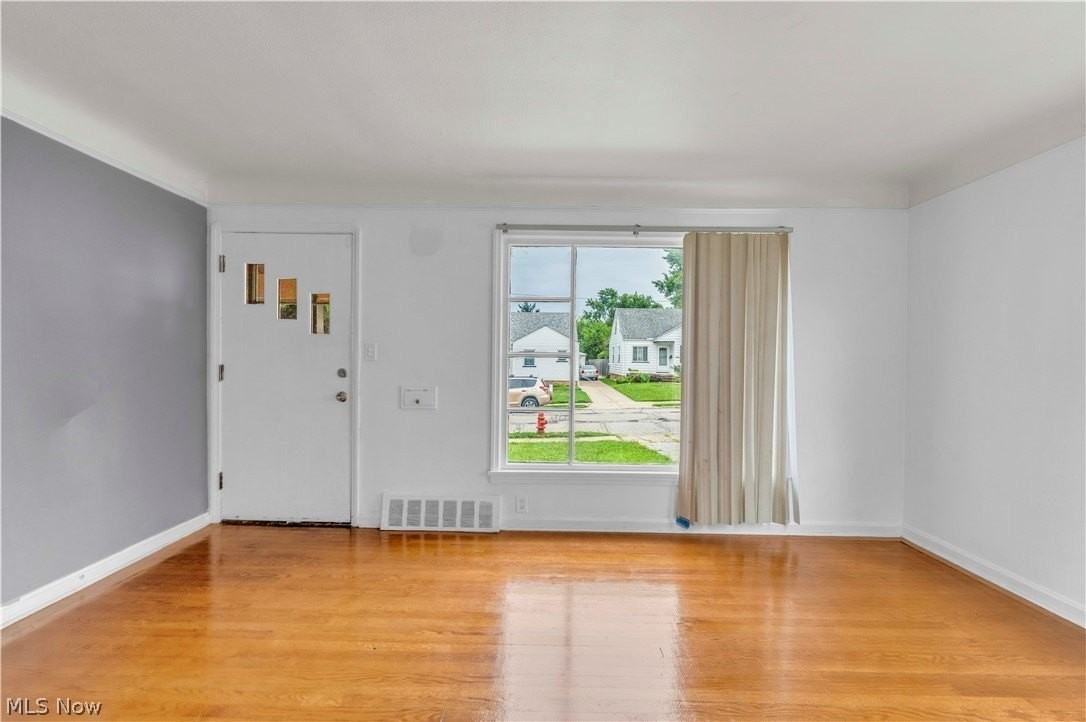15901 Edgewood Ave - Photo 2 of 29