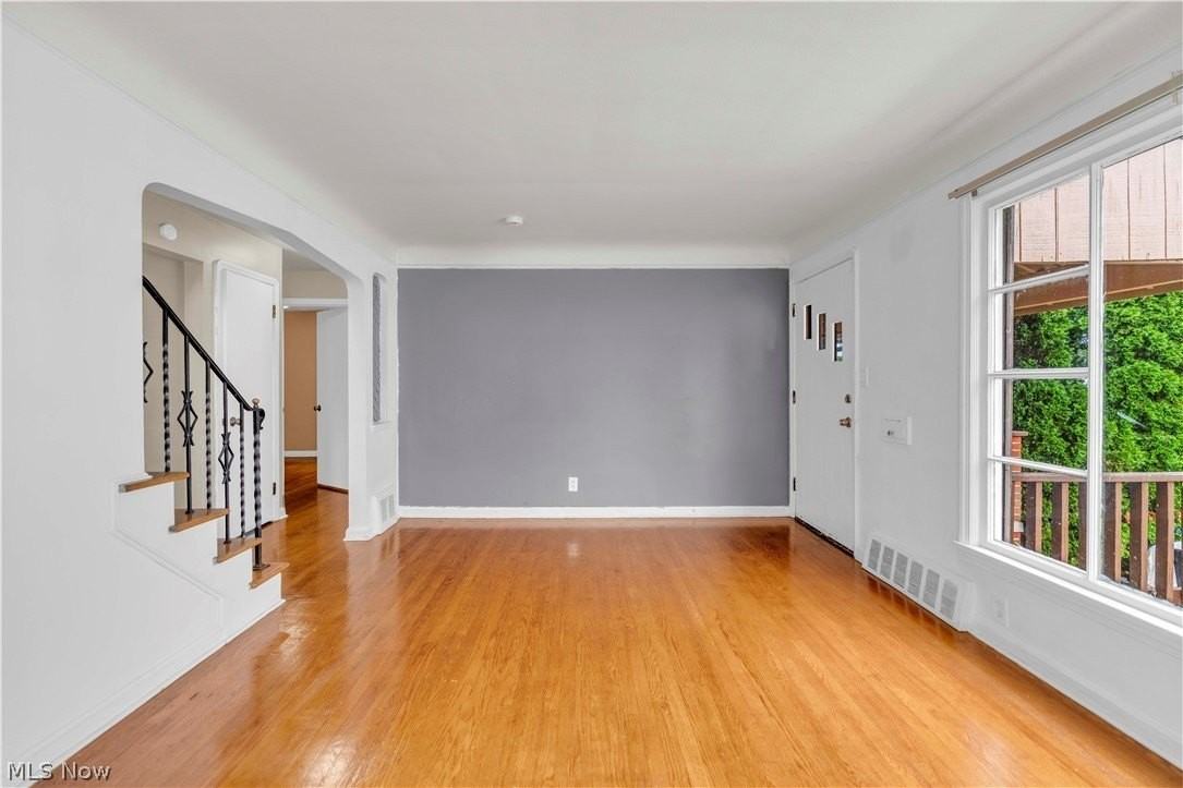 15901 Edgewood Ave - Photo 3 of 29