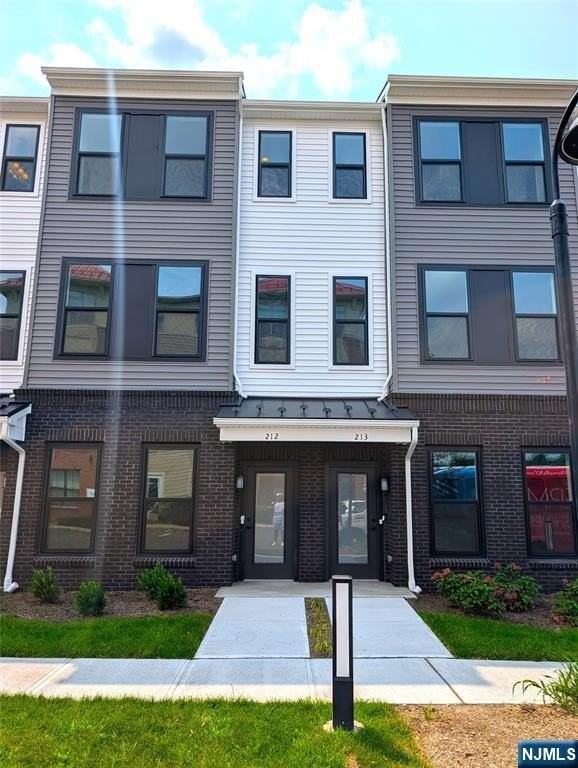 200 Balsam Street #212 - Photo 2 of 34