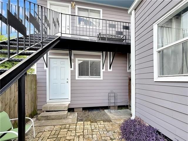 1916 Delachaise St #B - Photo 2 of 7