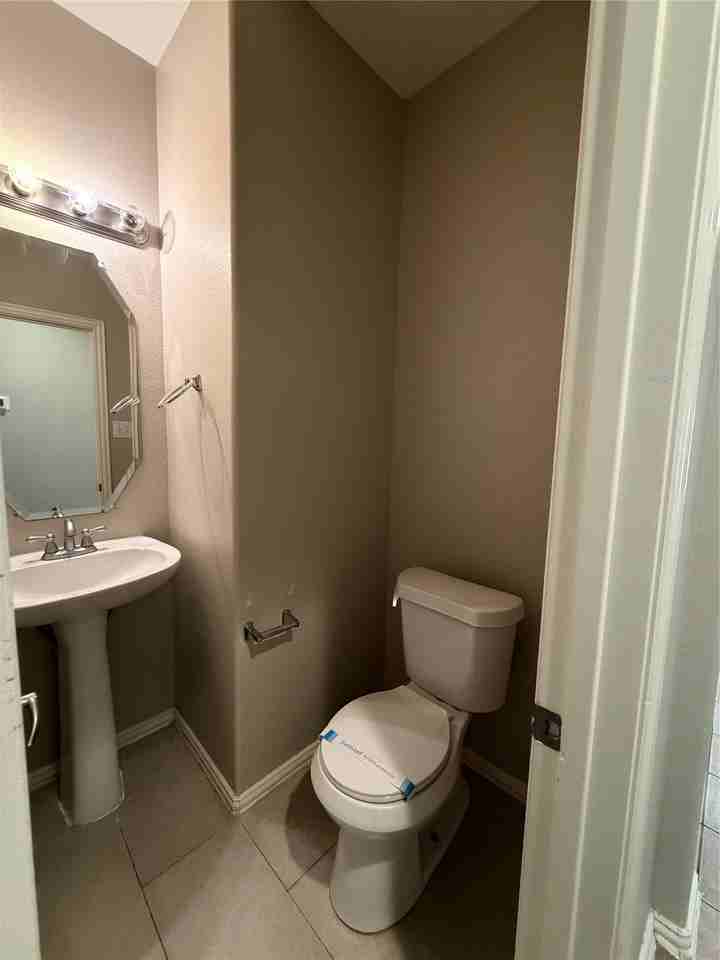 1016 Grey Fox Dr - Photo 4 of 35