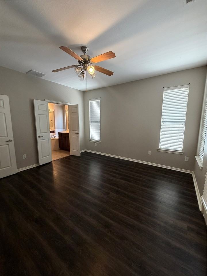 1016 Grey Fox Dr - Photo 6 of 35