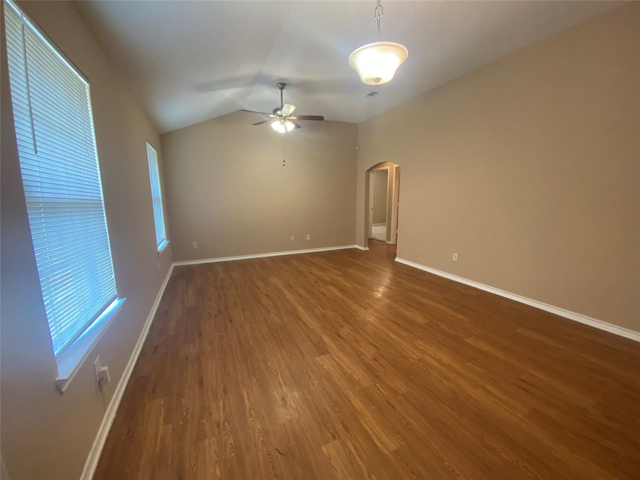 1307 Hortense Ave - Photo 3 of 11