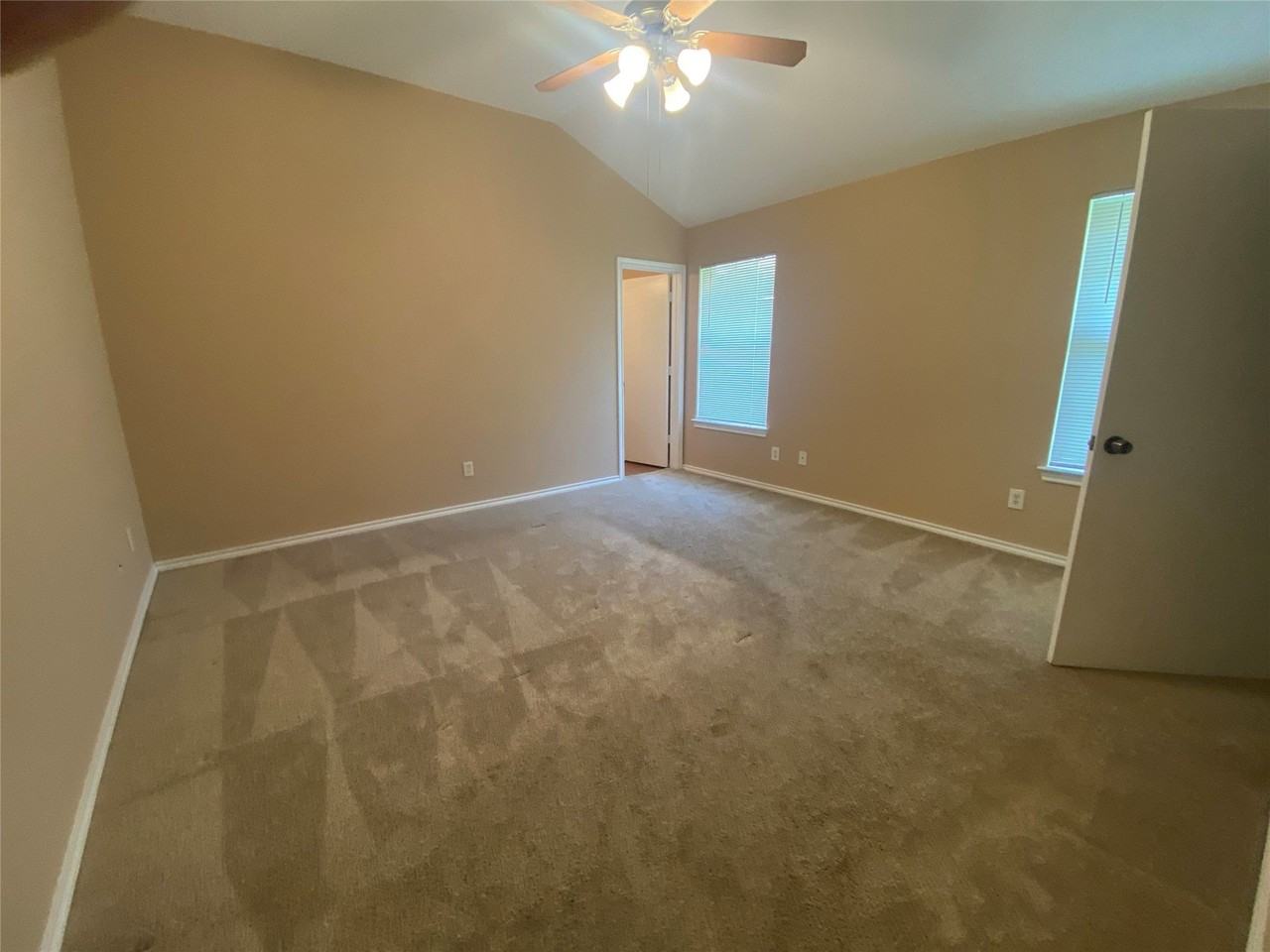 1307 Hortense Ave - Photo 6 of 11
