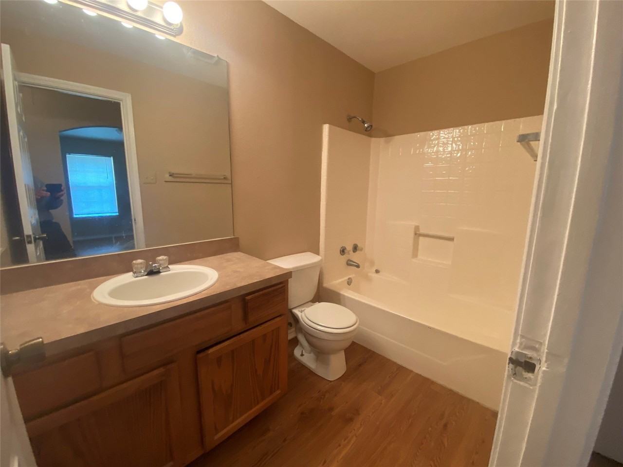 1307 Hortense Ave - Photo 7 of 11
