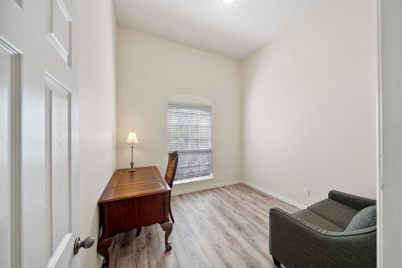 2653 Whispering Trl - Photo 5 of 33