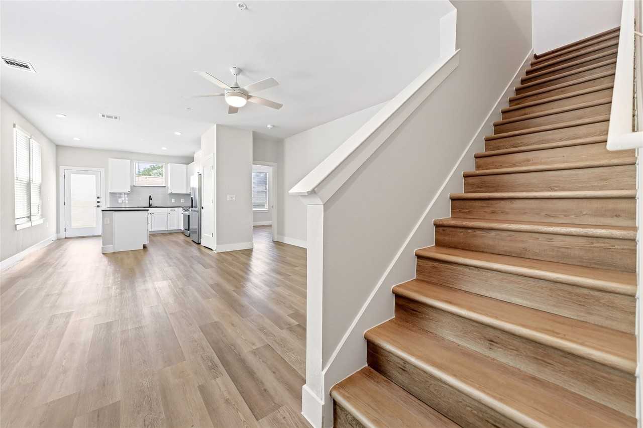 3006 Harmon Dr - Photo 3 of 38