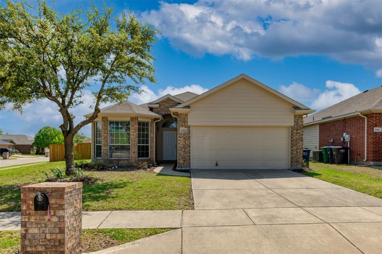 9901 Amaryllis Ln