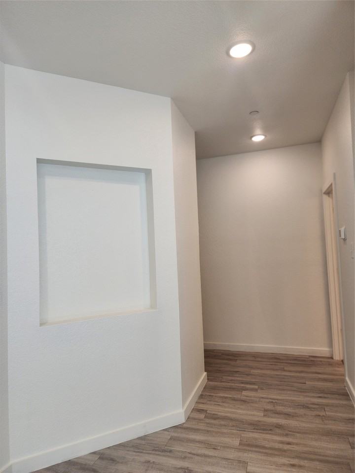 1300 Pebblebrook Dr - Photo 4 of 11