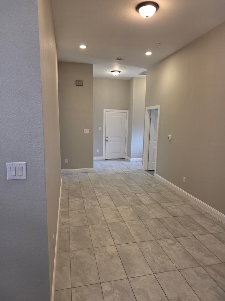 1103 E 12th Ave - Photo 2 of 17