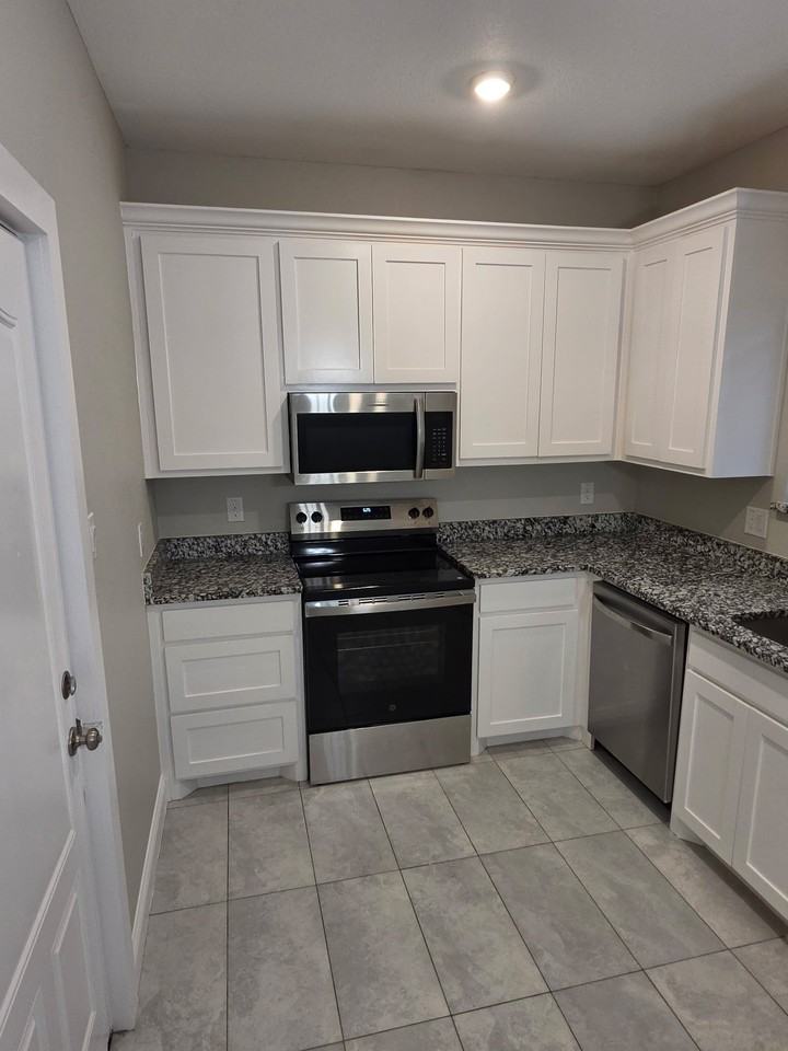 1103 E 12th Ave - Photo 5 of 17