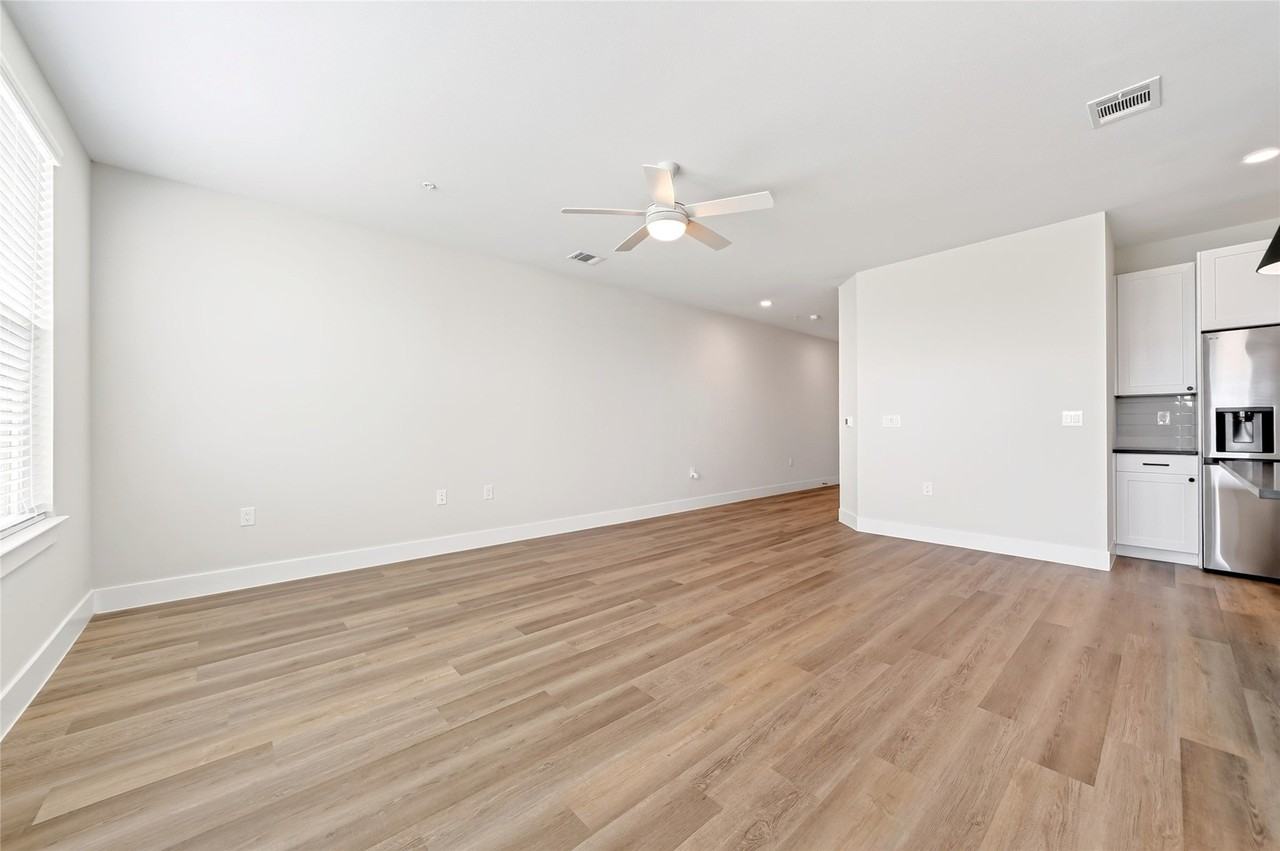 221 Melody Ln - Photo 6 of 39