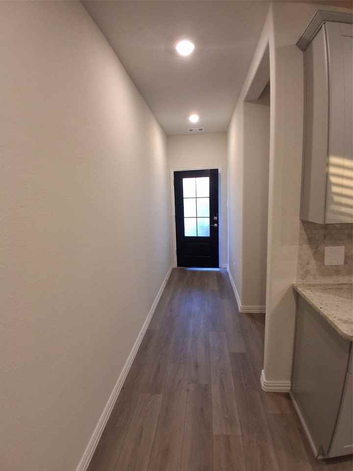4000 Marble Falls Dr - Photo 3 of 22