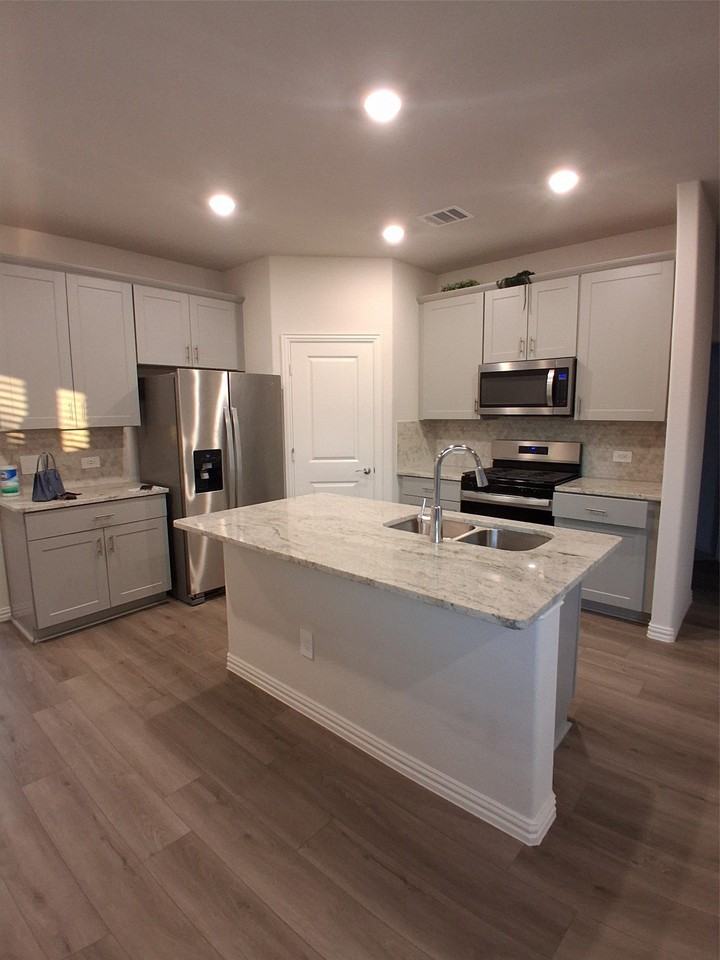 4000 Marble Falls Dr - Photo 5 of 22