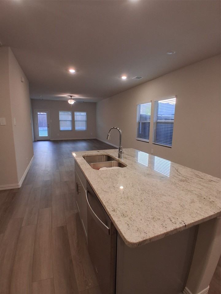 4000 Marble Falls Dr - Photo 6 of 22